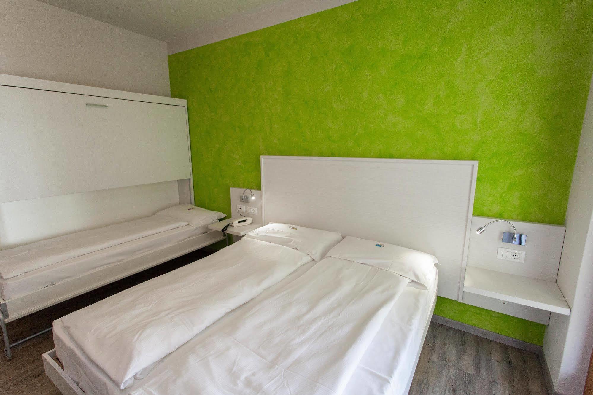 Benacus Hotel 3*